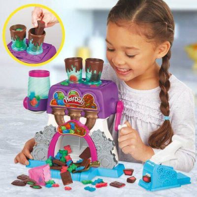 Children Playing with Play-Doh Candy Delight Playset