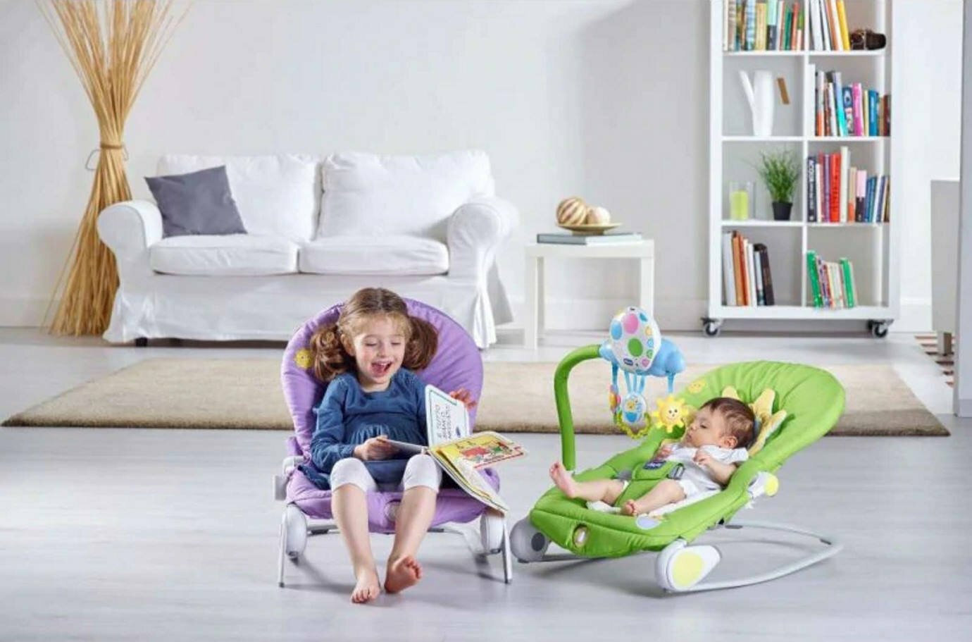 Chicco Hoopla Baby Bouncer Banner