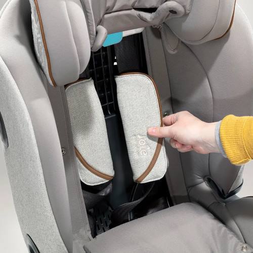 Joie_SIgnature_i-Spin_Grow_Car_Seat